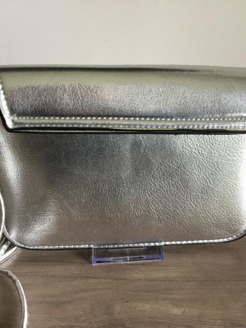 Alessa Crossbody Flower Laser Cut Designed Flap Gold Turn Lock Closure NWT - Picture 2 of 4